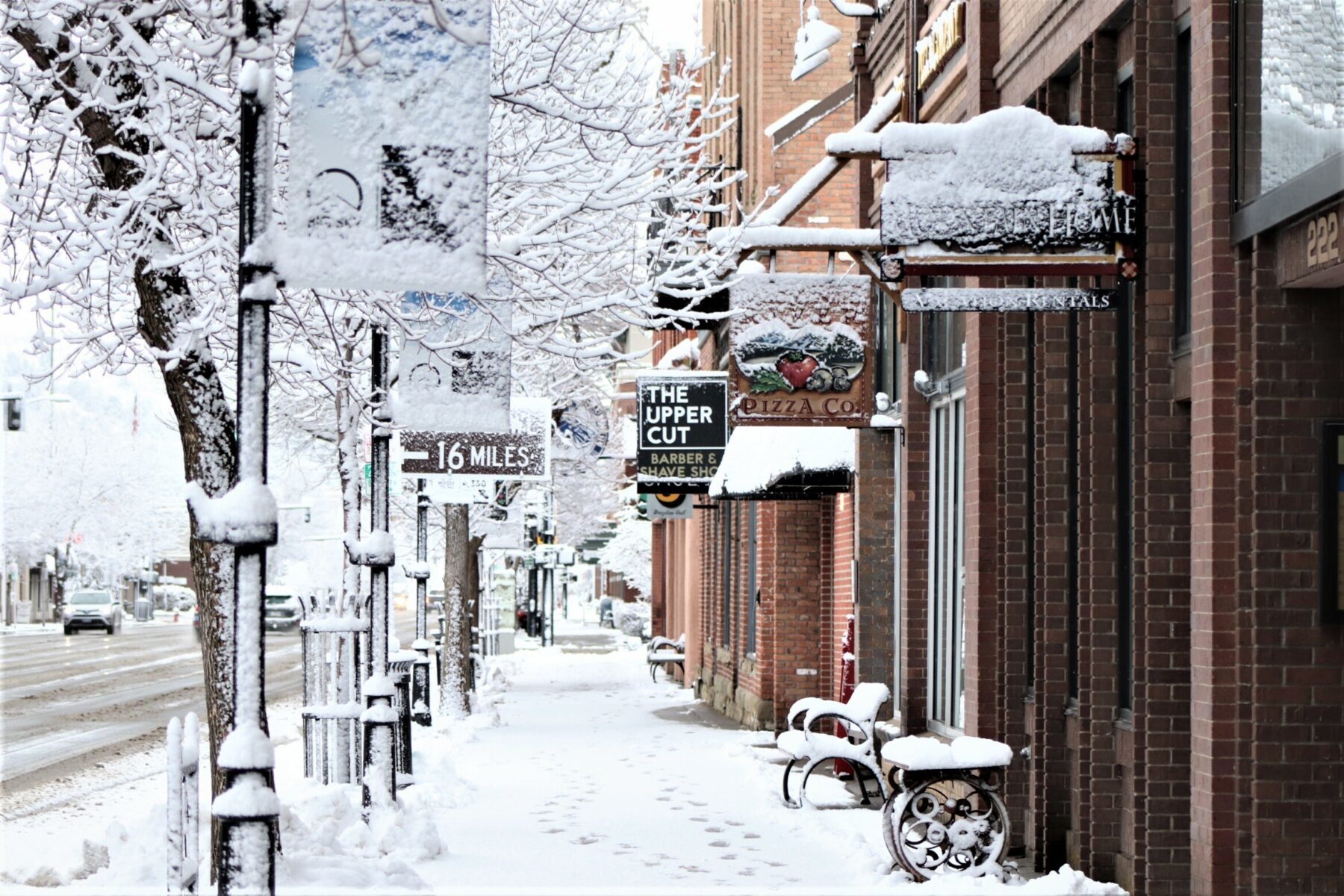 Christmas Stroll 2025: Gingerbread House Contest Registration